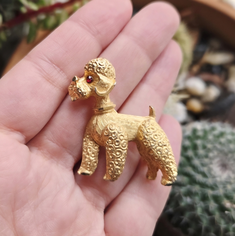 Vintage Gold & Red Gemstone Poodle Dog Lapel Brooch Pin - Picture 1 of 8